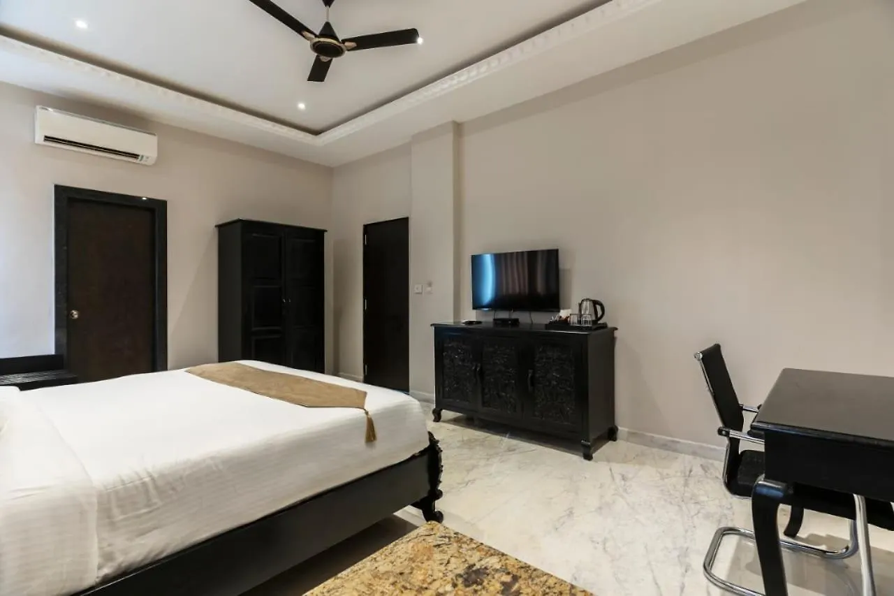 Surya Kothi Resort Udajpur 3*,