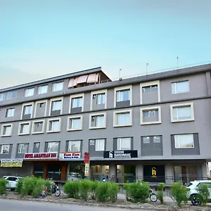 Amantran - Of Lakes Hotel