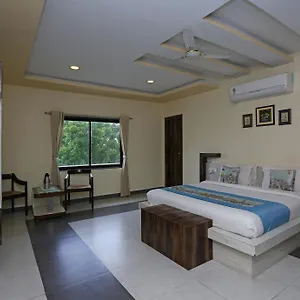 Collection O Greenland Hotel