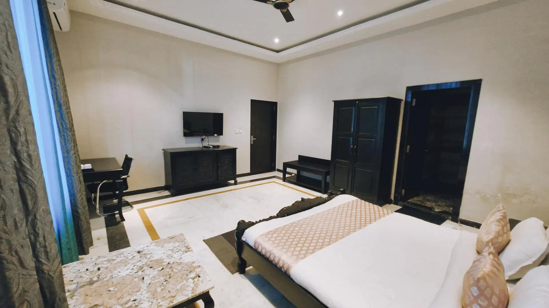 Surya Kothi Resort Udaipur 3*,  India