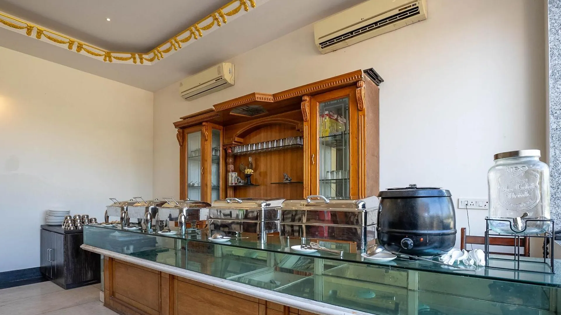 אודייפור Surya Kothi Resort מלון