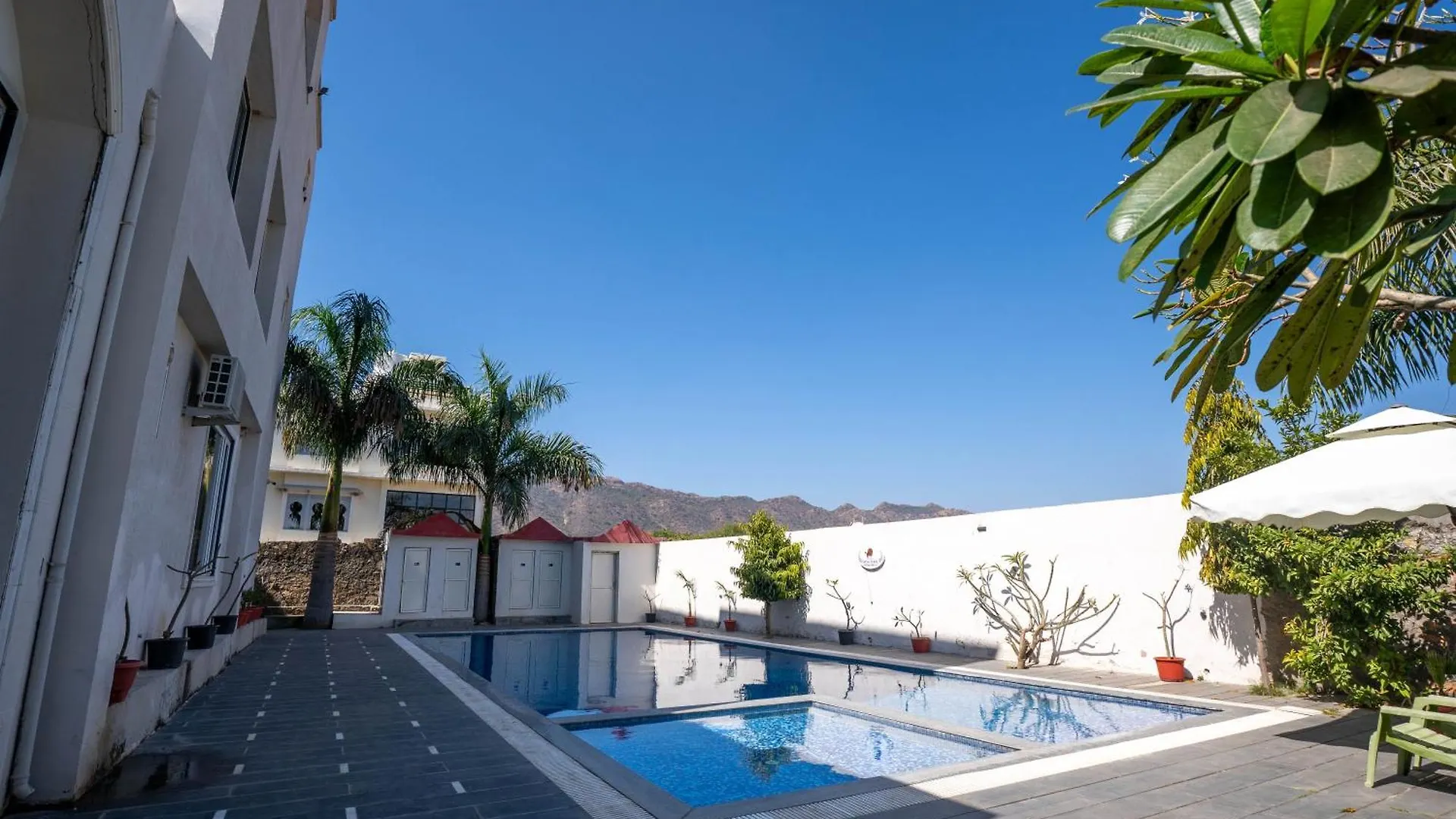*** מלון אודייפור Surya Kothi Resort הודו