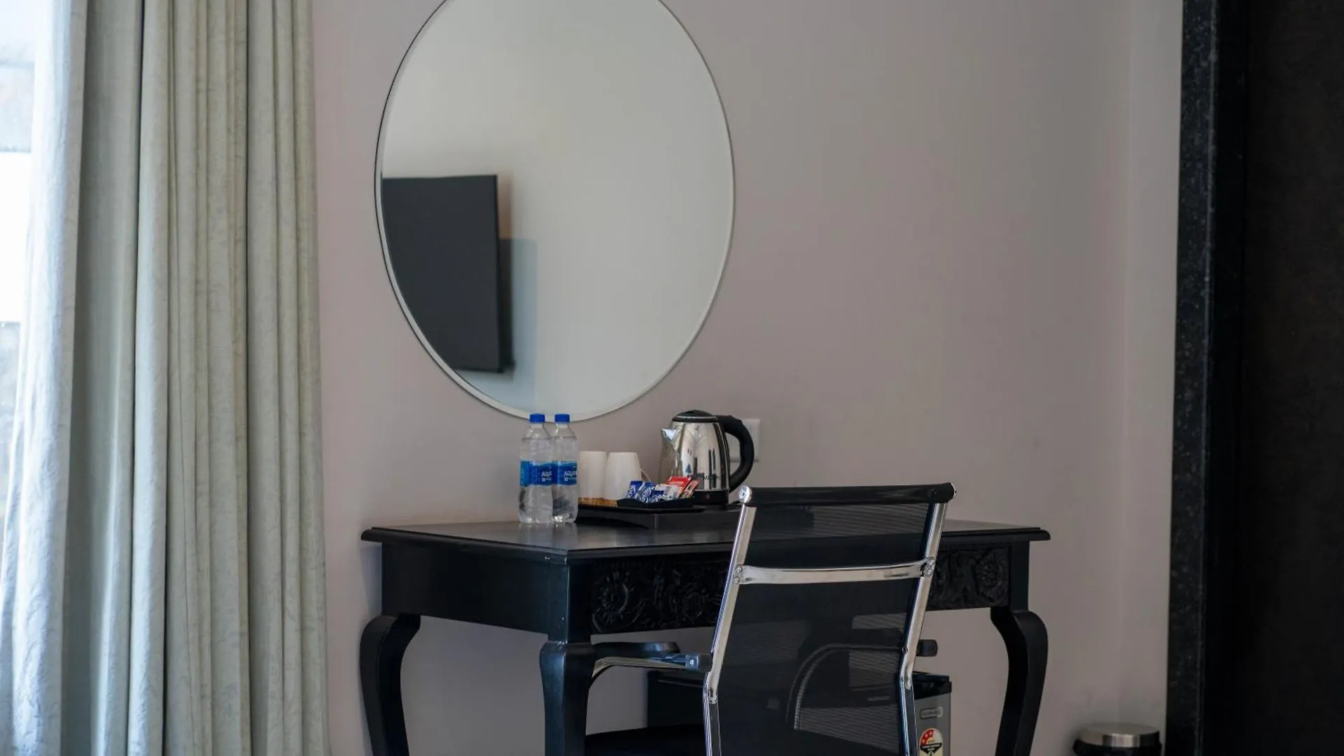 אודייפור Surya Kothi Resort מלון
